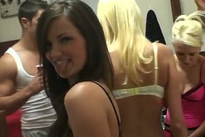 ijzz日本饥渴少妇